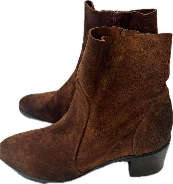 Strategia boots